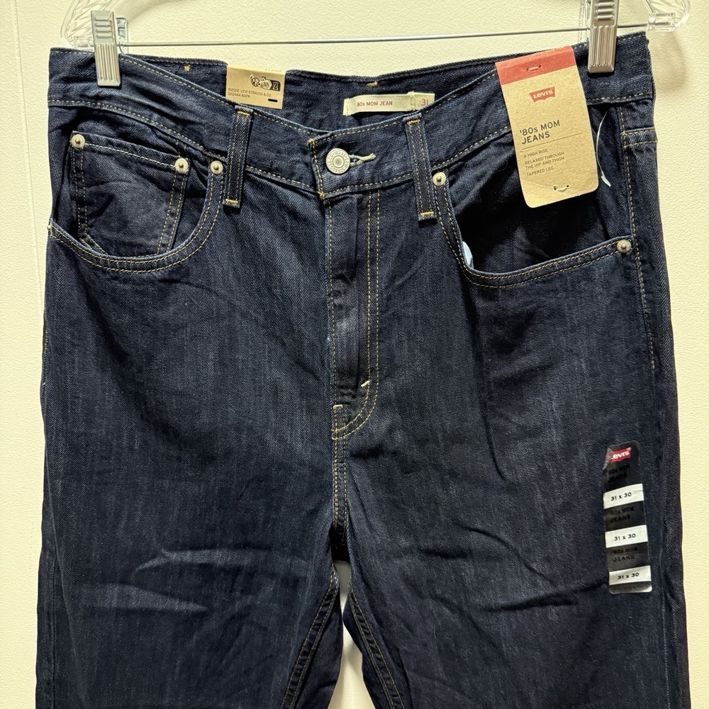 Levi's Women's 80's Mom Jeans Size 31x30 Blue High Rise Relaxed Hip NEW WITH TAG - Picture 4 of 10